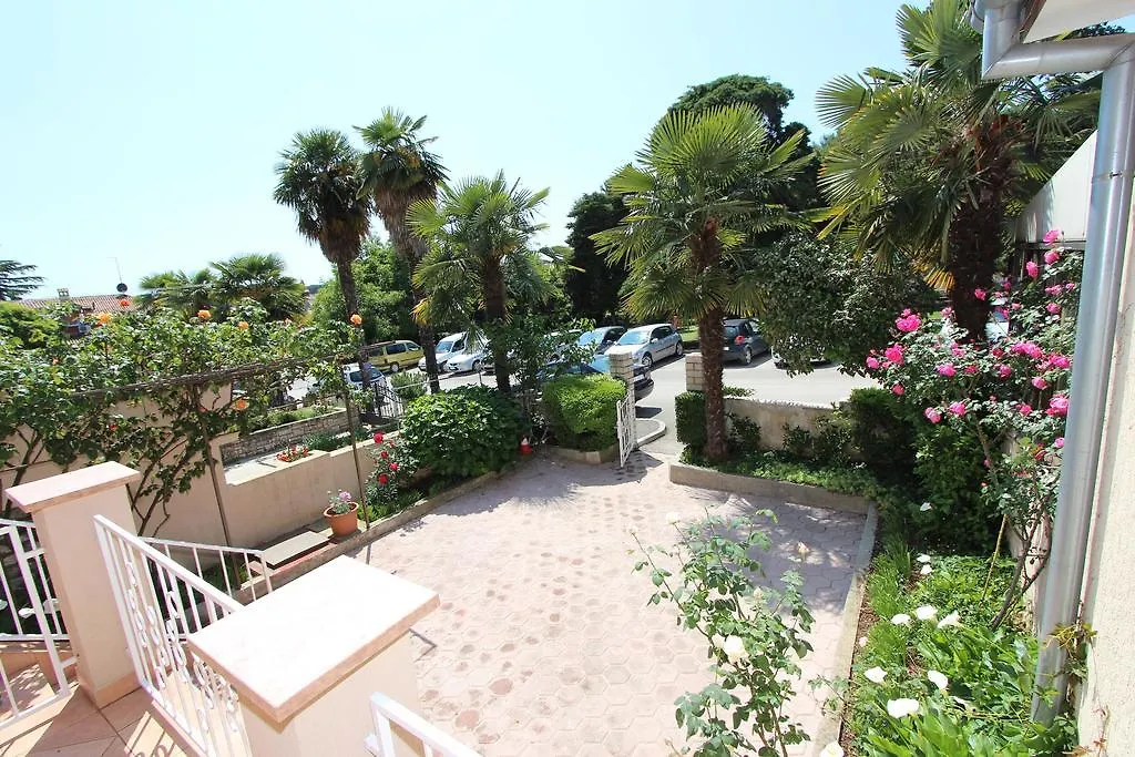 Guest House Aurora Ρόβινι